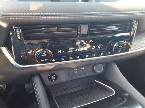 New 2026 Nissan Rogue Platinum image 12