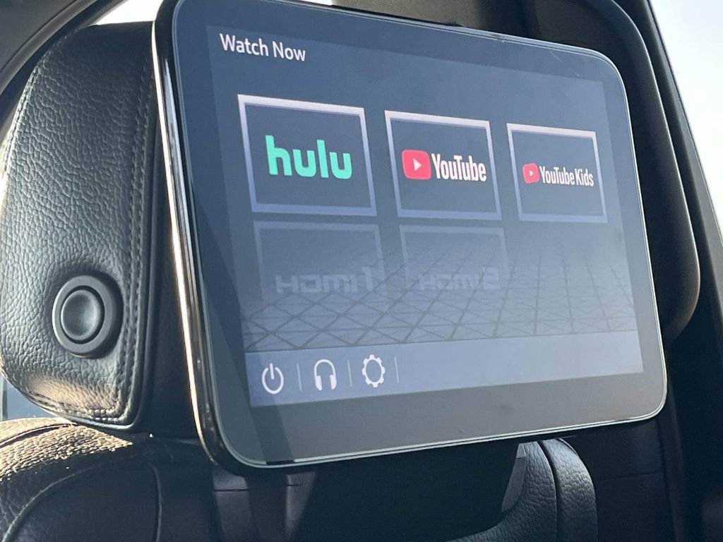 Used 2023 GMC Yukon XL Denali w/ Advanced Technology Package AWD/4WD image 19
