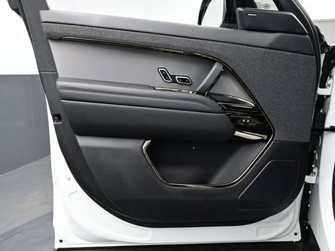 Used 2023 Land Rover Range Rover Sport SE image 7