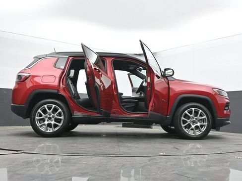 Used 2025 Jeep Compass Limited AWD/4WD image 73