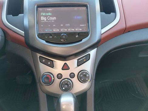 Used 2014 Chevrolet Sonic LT image 23