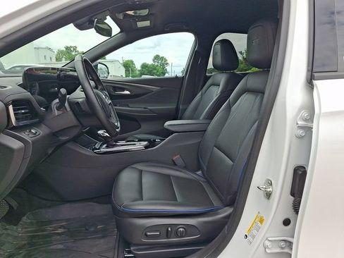 Used 2024 Buick Envista Sport Touring w/ Convenience I Package FWD image 15