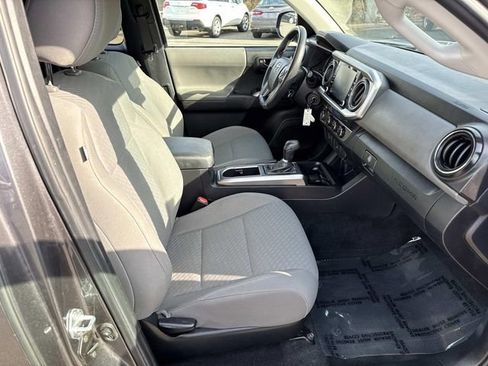 Used 2022 Toyota Tacoma SR5 image 9