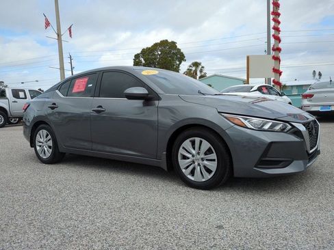 Certified 2022 Nissan Sentra S image 3