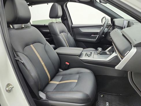 Used 2024 MAZDA CX-90 Plug-In Hybrid w/ Premium Plus AWD/4WD image 20
