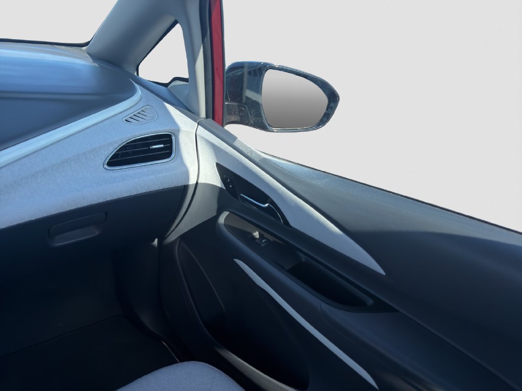 Used 2021 Chevrolet Bolt LT FWD image 31