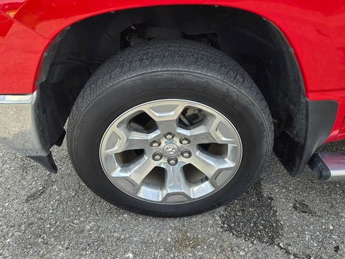 Used 2019 RAM 1500 Big Horn AWD/4WD image 12