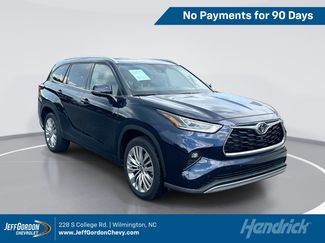 Used 2023 Toyota Highlander Platinum FWD video 1