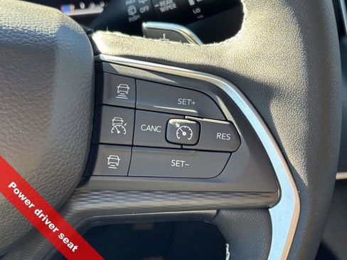 New 2025 Jeep Grand Cherokee Altitude image 23