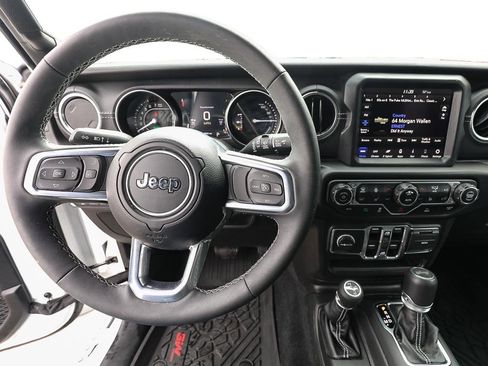 Used 2023 Jeep Wrangler Unlimited Sahara w/ Cold Weather Group AWD/4WD image 13