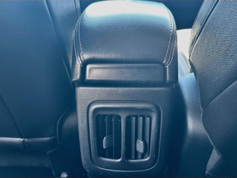 Used 2018 Jeep Compass Latitude w/ Popular Equipment Group AWD/4WD image 25
