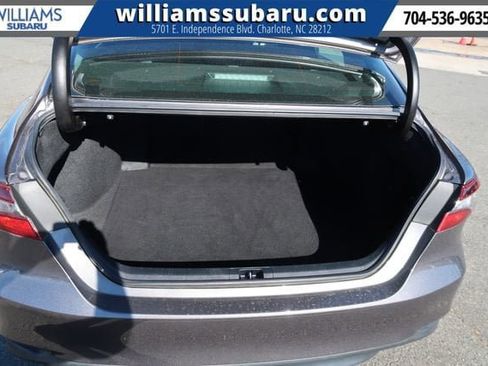 Used 2021 Toyota Camry LE image 33