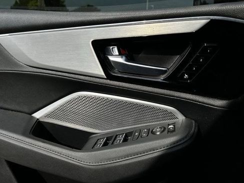 Used 2025 Acura MDX FWD image 17