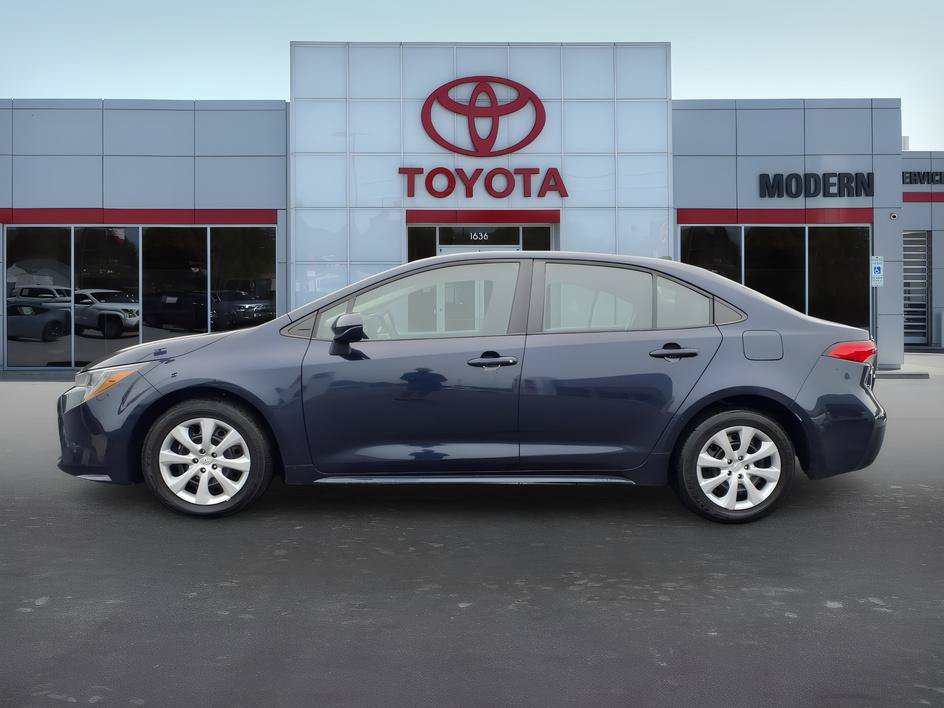 Used 2024 Toyota Corolla LE FWD image 2