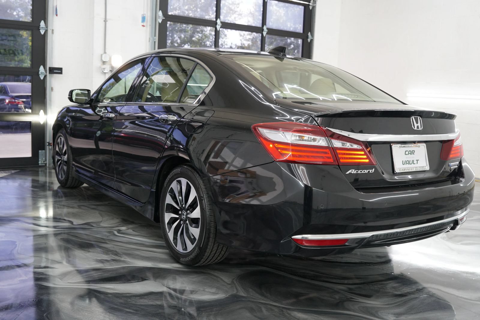 Used 2017 Honda Accord Touring image 30