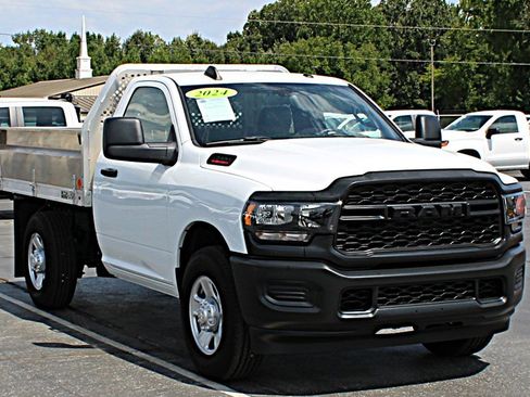 Used 2024 RAM 2500 Tradesman RWD image 4