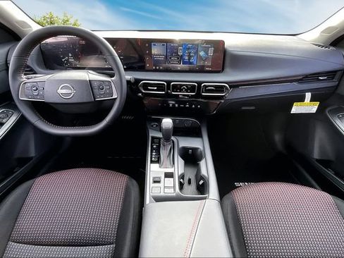 New 2026 Nissan Sentra SR w/ Floor Mat Package FWD image 5