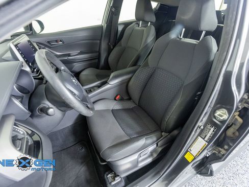 Used 2021 Toyota C-HR LE FWD image 23