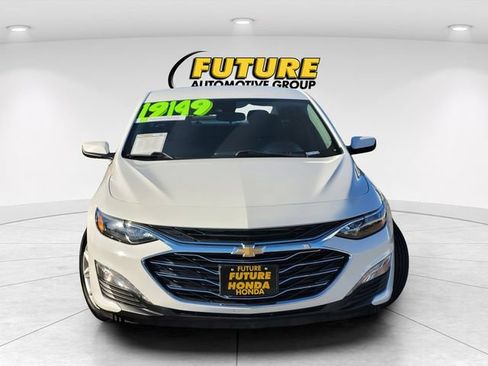 Used 2024 Chevrolet Malibu LT FWD image 2