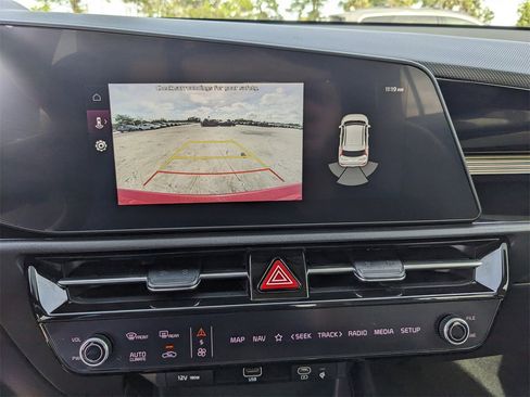 Certified 2024 Kia Niro EX Touring image 25