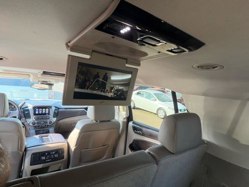 Used 2015 Chevrolet Suburban LT w/ Luxury Package AWD/4WD image 31