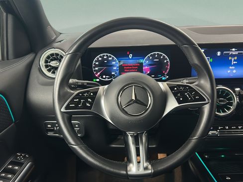 Used 2025 Mercedes-Benz GLA 250 image 24