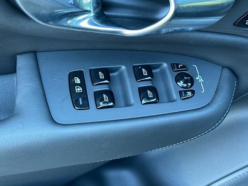 New 2025 Volvo XC90 B6 Plus w/ Protection Package Premier image 12