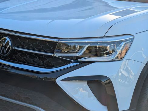 Used 2023 Volkswagen Taos SEL image 11