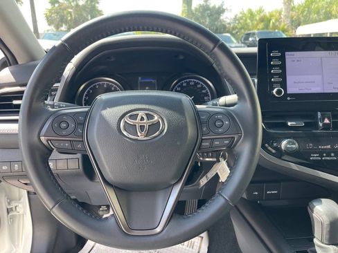Used 2022 Toyota Camry SE FWD image 14