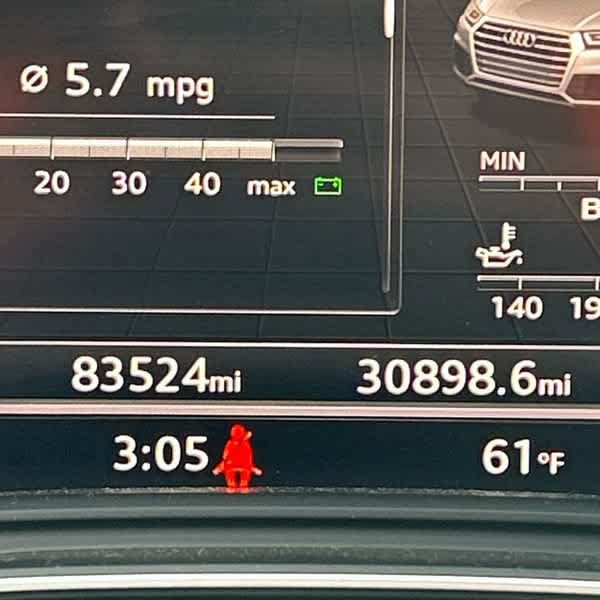 Used 2018 Audi SQ5 Premium Plus w/ S Sport Package AWD/4WD image 16