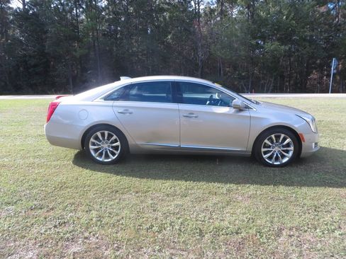 Used 2016 Cadillac XTS Luxury image 5