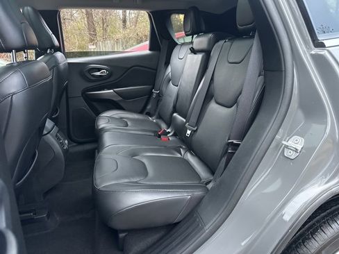 Used 2021 Jeep Cherokee Limited w/ Elite Package image 10