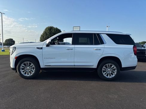 Used 2024 GMC Yukon SLT w/ SLT Luxury Package AWD/4WD image 3