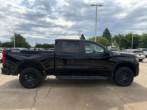 Used 2025 Chevrolet Silverado 1500 LT Trail Boss w/ Convenience Package II AWD/4WD image 3