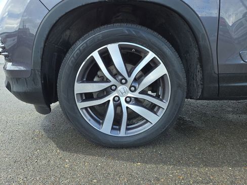 Used 2018 Honda Pilot Touring image 10