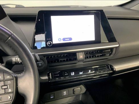 Used 2025 Toyota Prius LE AWD/4WD image 6
