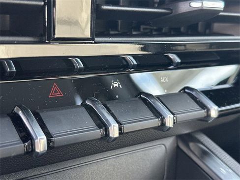 New 2026 GMC Canyon Elevation image 16