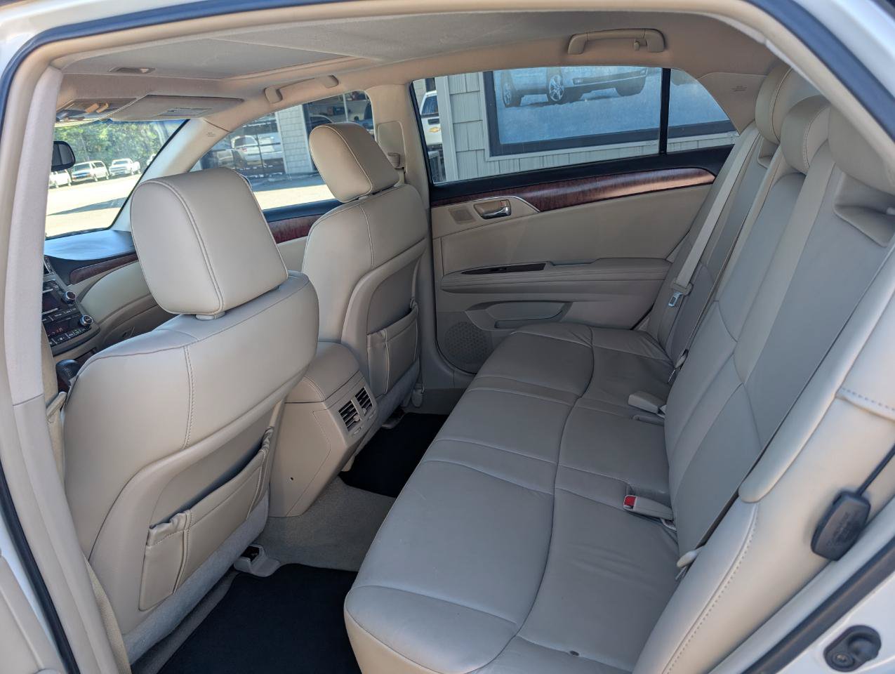 Used 2011 Toyota Avalon FWD image 18