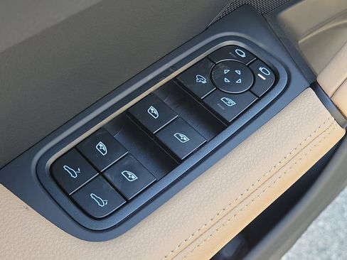 New 2026 Porsche Cayenne Coupe AWD/4WD image 26