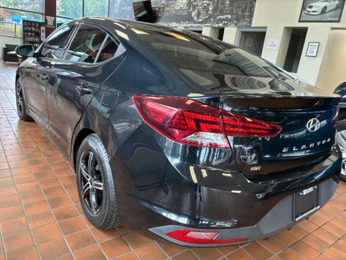 Used 2019 Hyundai Elantra SE w/ Cargo Package FWD image 7