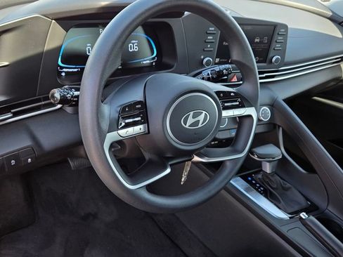 Used 2026 Hyundai Elantra SE FWD image 18