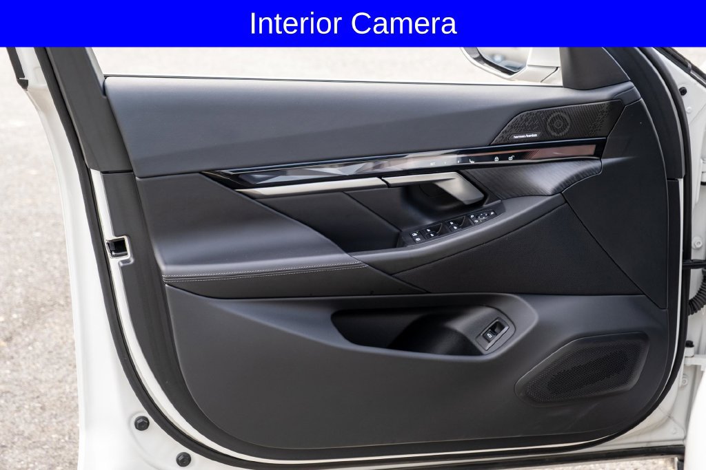 Used 2024 BMW i5 eDrive40i w/ M Sport Package RWD image 12