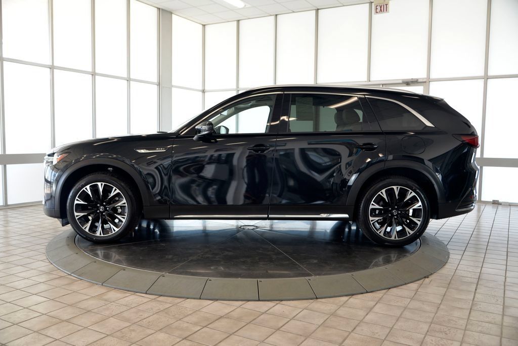 Certified 2026 MAZDA CX-90 Plug-In Hybrid w/ Premium Plus AWD/4WD image 5