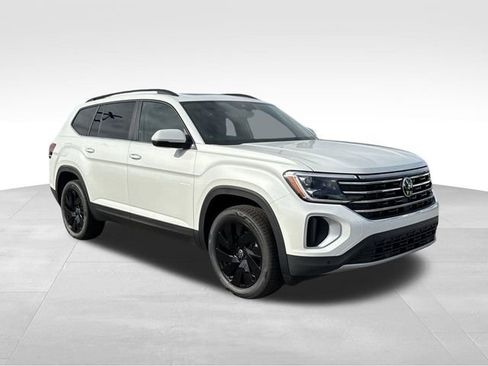 New 2026 Volkswagen Atlas SE FWD image 7