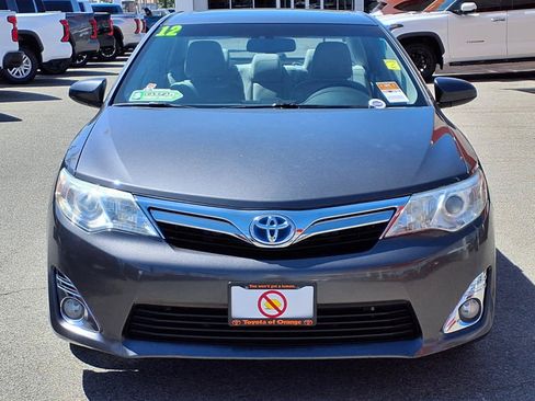 Used 2012 Toyota Camry XLE w/ Leather Pkg FWD image 2