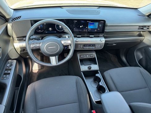 Used 2025 Hyundai Kona SEL AWD/4WD image 16