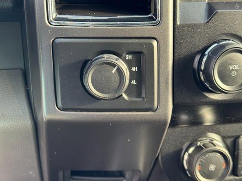 Used 2020 Ford F150 XLT w/ Equipment Group 302A Luxury image 22