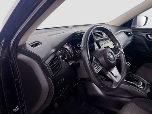 Used 2018 Nissan Rogue SV image 23