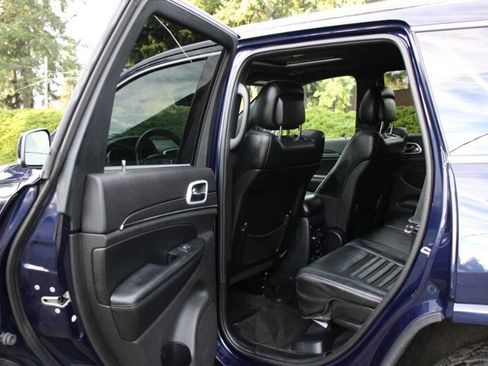 Used 2018 Jeep Grand Cherokee Limited image 16