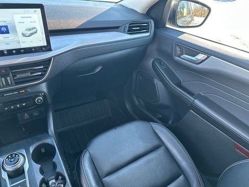 Used 2025 Ford Escape Platinum image 22